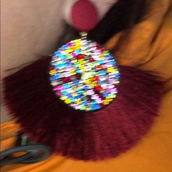 Gorgeous red tassel sparkle earings - Picture 5 of 5